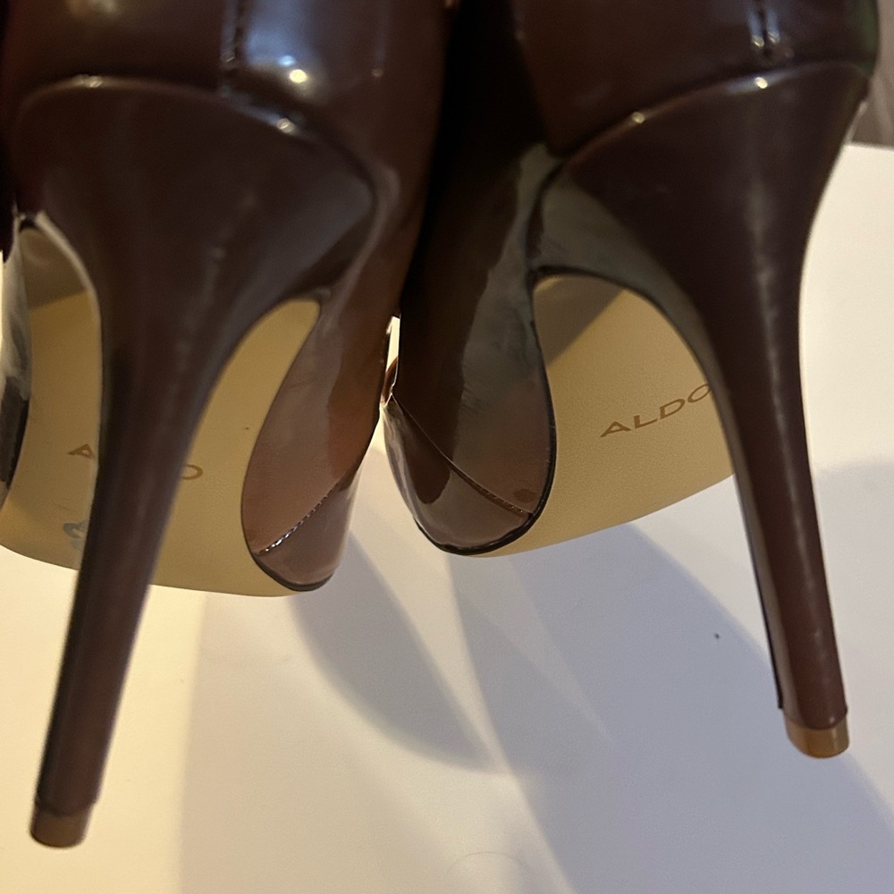 Aldo  Tan Pointed Heels  - size 8 - Picture 2 of 8